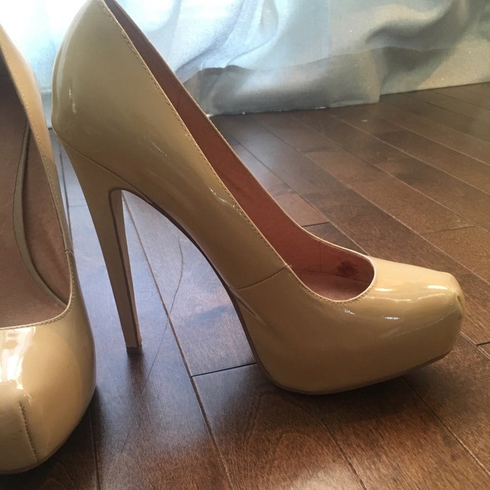 Heels - Picture 2 of 3